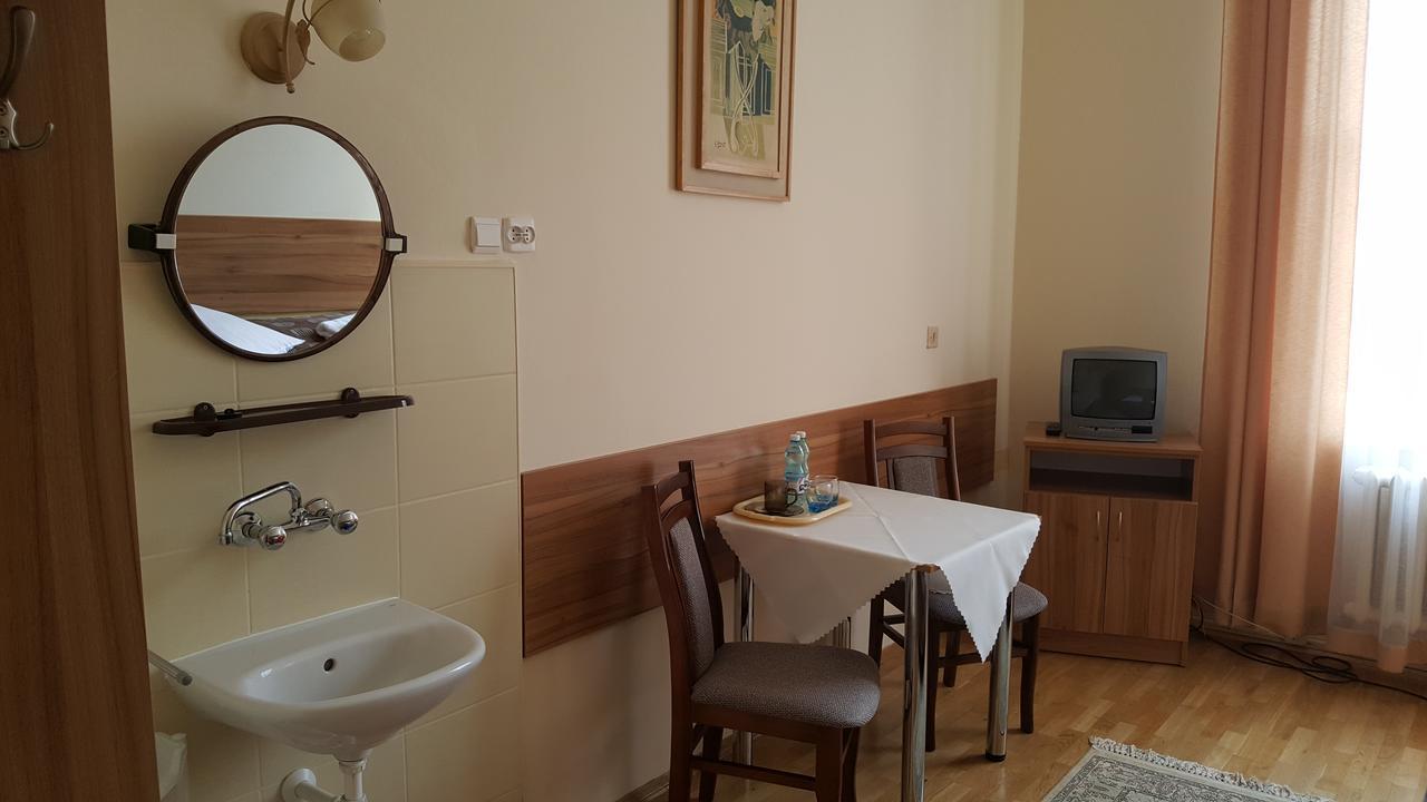 Stary Dom Zdrojowy Hotel กรินีซา ดรอยจ์ ภายนอก รูปภาพ