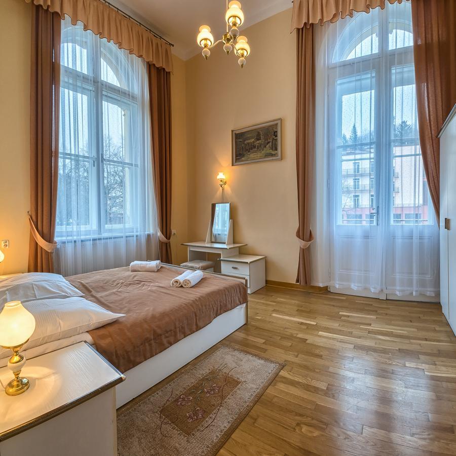 Stary Dom Zdrojowy Hotel กรินีซา ดรอยจ์ ภายนอก รูปภาพ