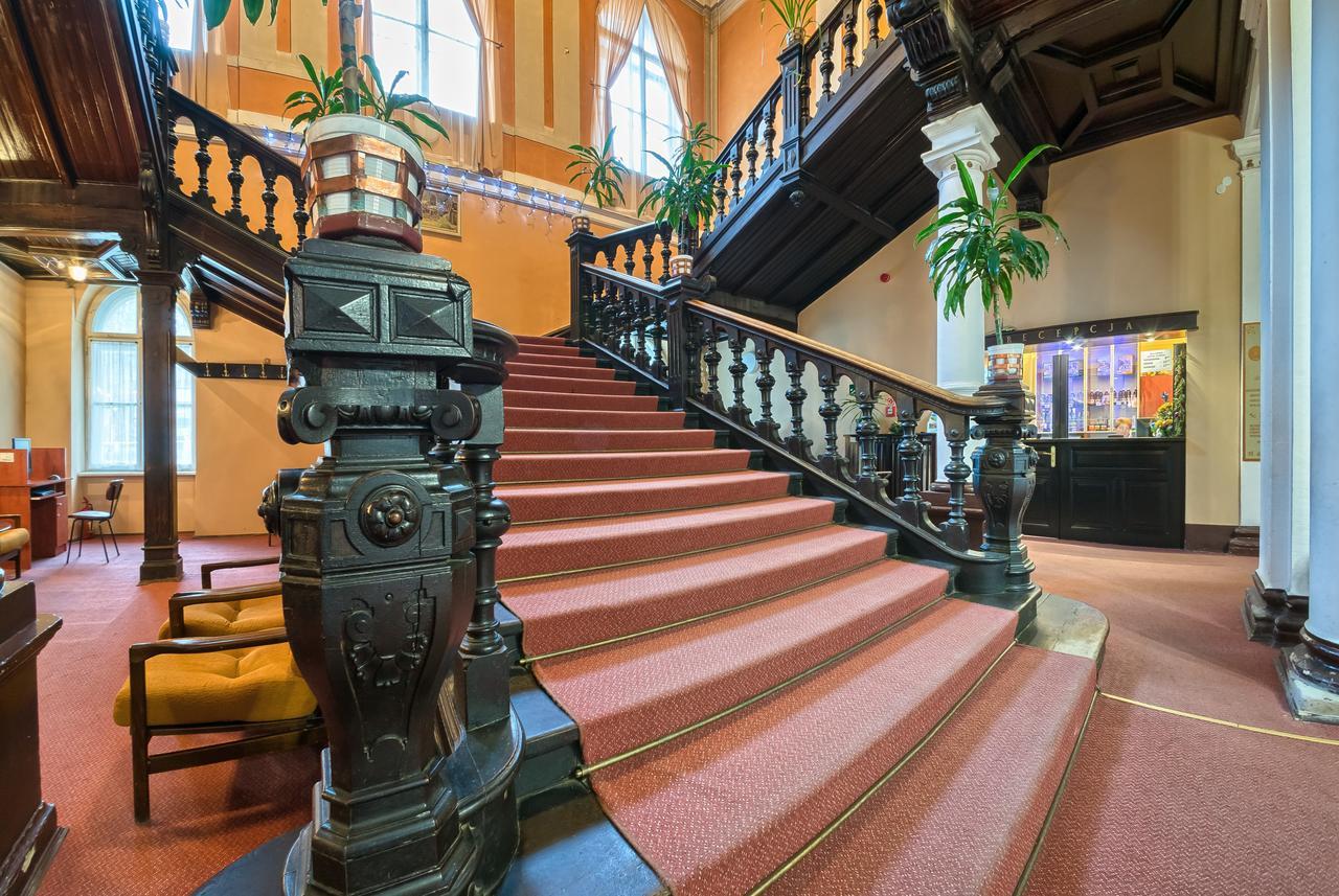 Stary Dom Zdrojowy Hotel กรินีซา ดรอยจ์ ภายนอก รูปภาพ