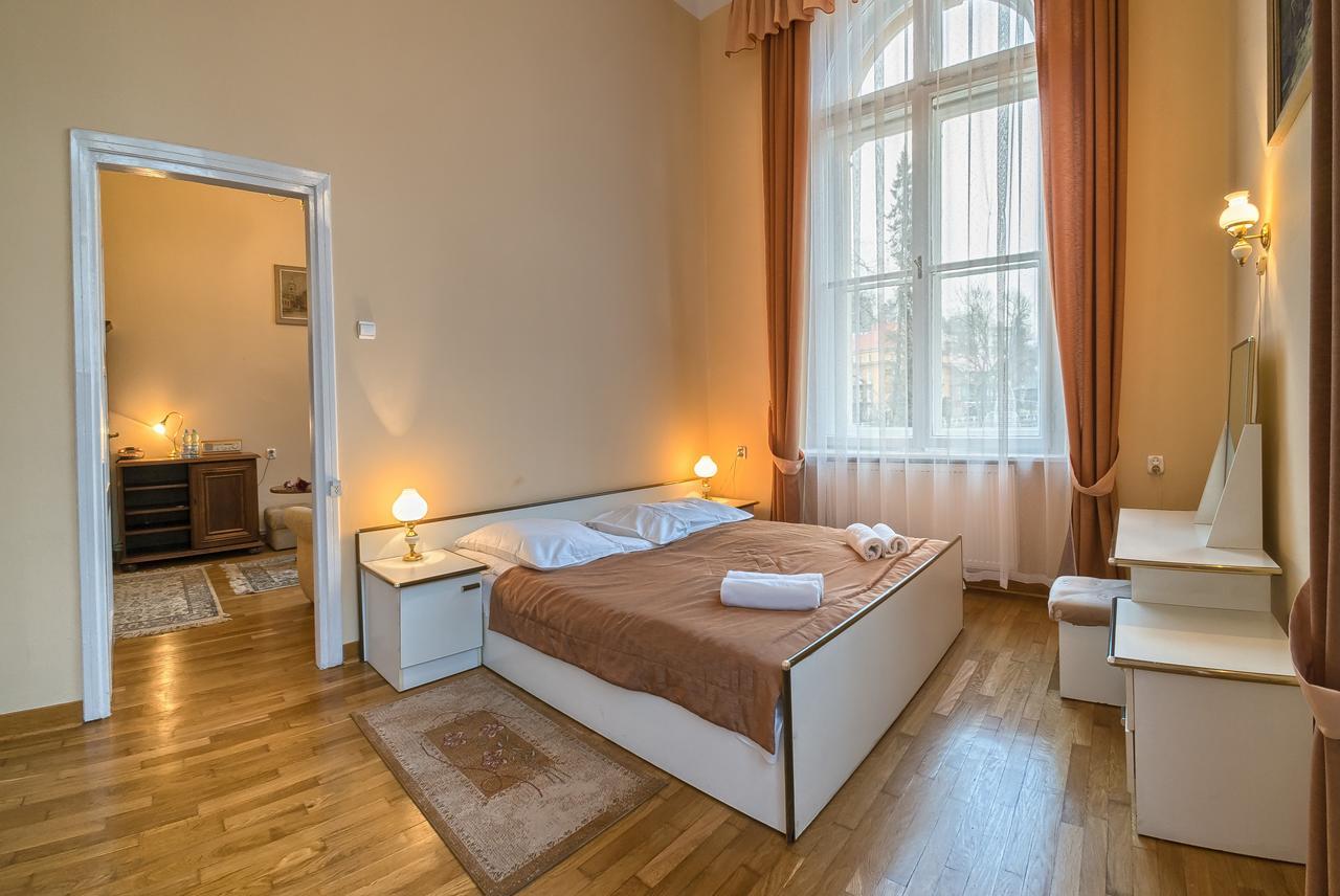 Stary Dom Zdrojowy Hotel กรินีซา ดรอยจ์ ภายนอก รูปภาพ