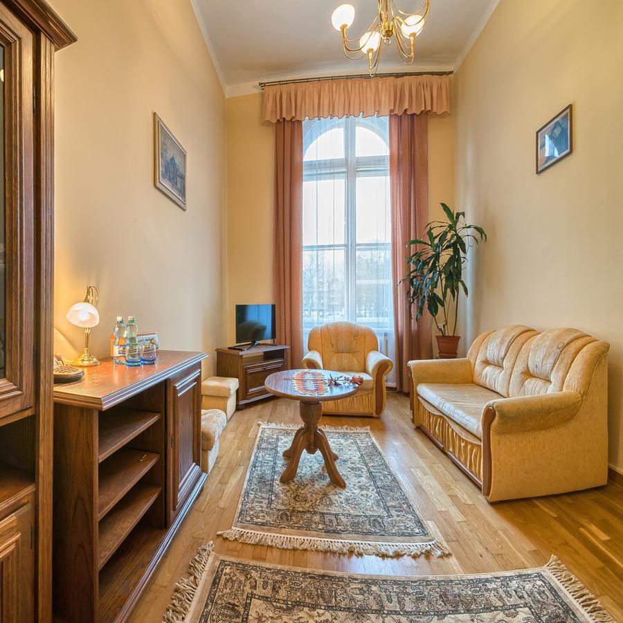 Stary Dom Zdrojowy Hotel กรินีซา ดรอยจ์ ภายนอก รูปภาพ