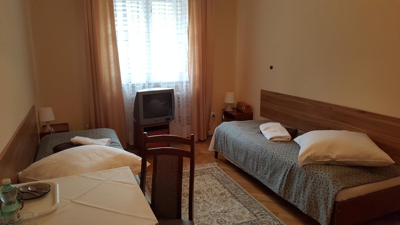 Stary Dom Zdrojowy Hotel กรินีซา ดรอยจ์ ภายนอก รูปภาพ